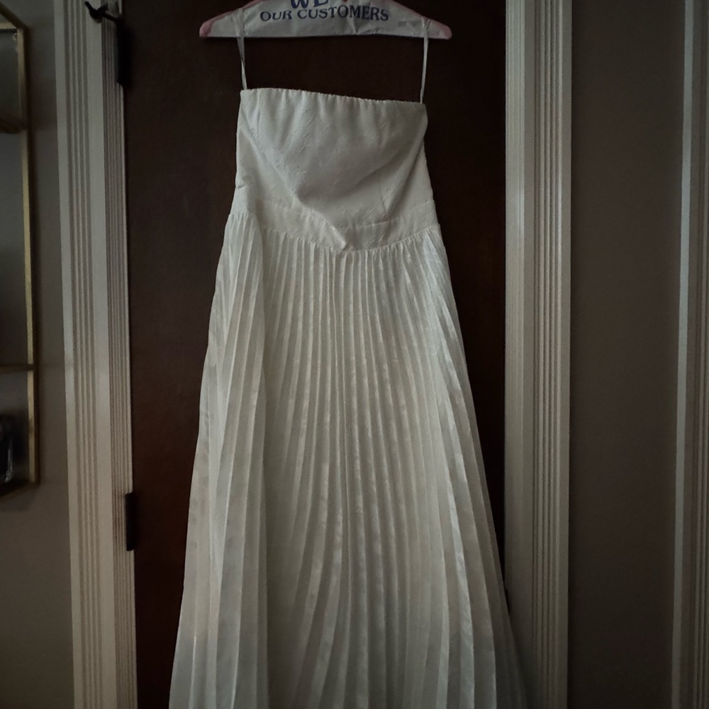 Elegant Strapless White Dress